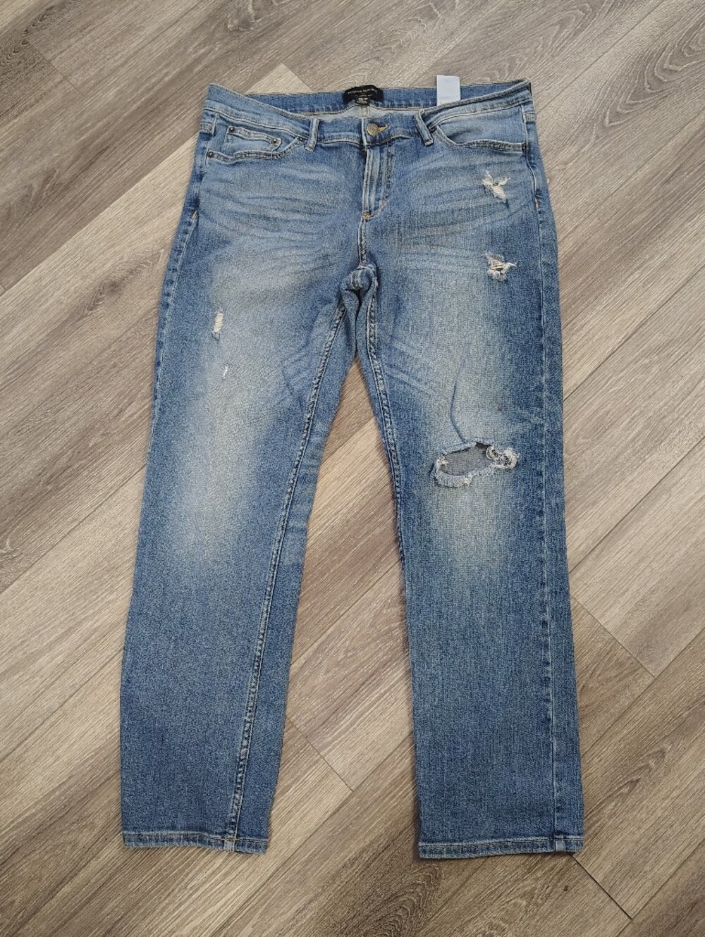 Banana Republic Light Blue Straight Jeans with Distress 30/10